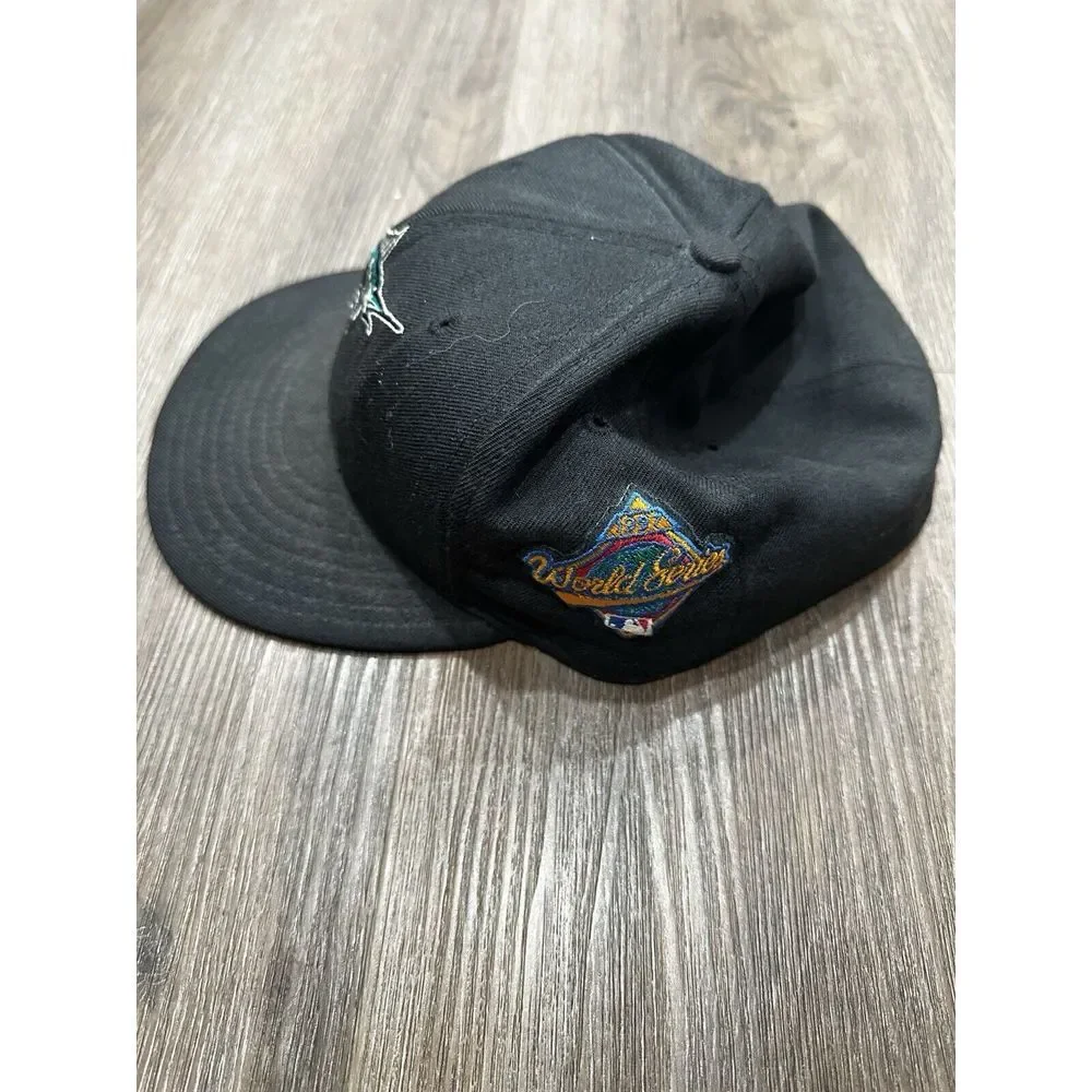 Florida Marlins Vintage MLB Baseball Cap Black Logo Official Licensed Fitted Hat